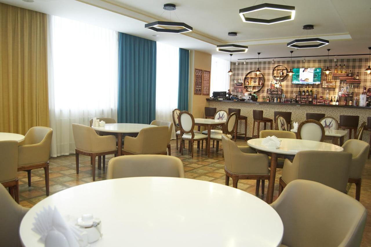 Green Which Hotel Petropavlovsk Exterior photo