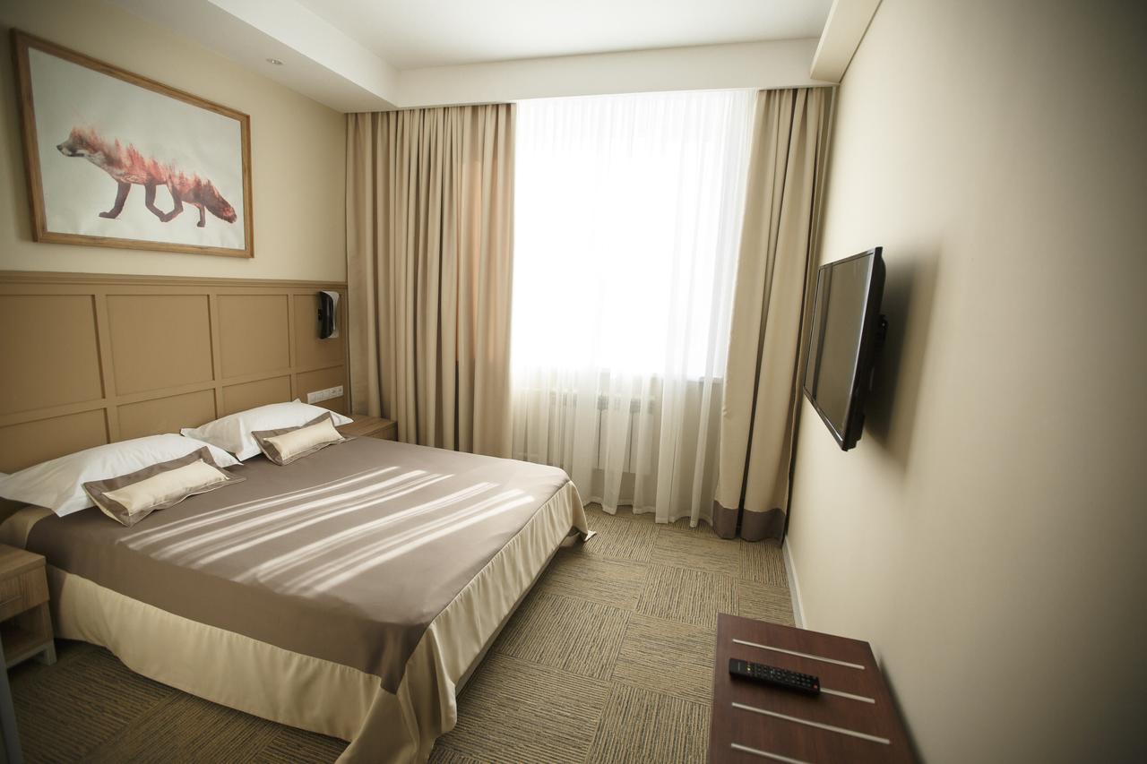 Green Which Hotel Petropavlovsk Exterior photo