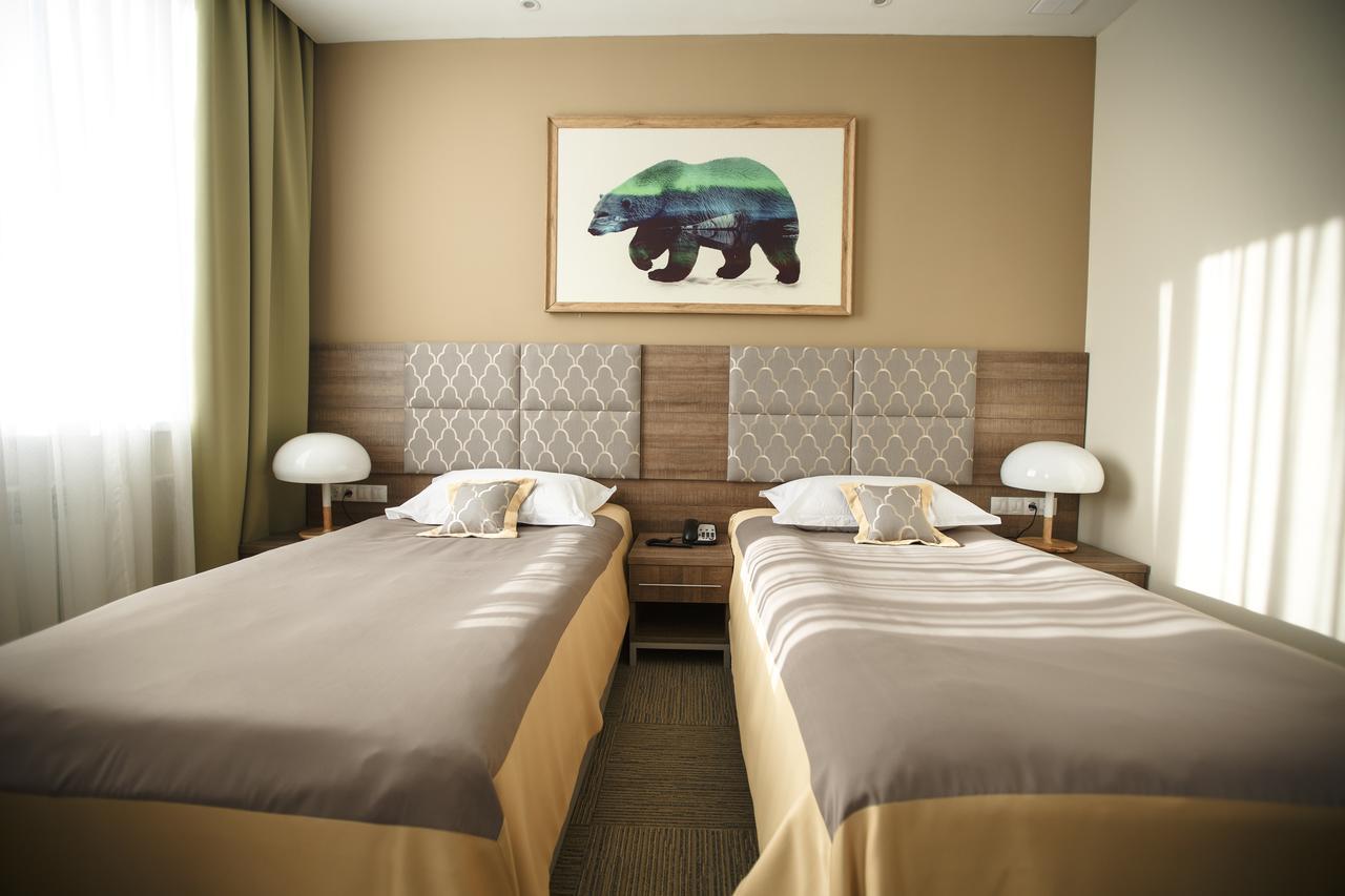 Green Which Hotel Petropavlovsk Exterior photo